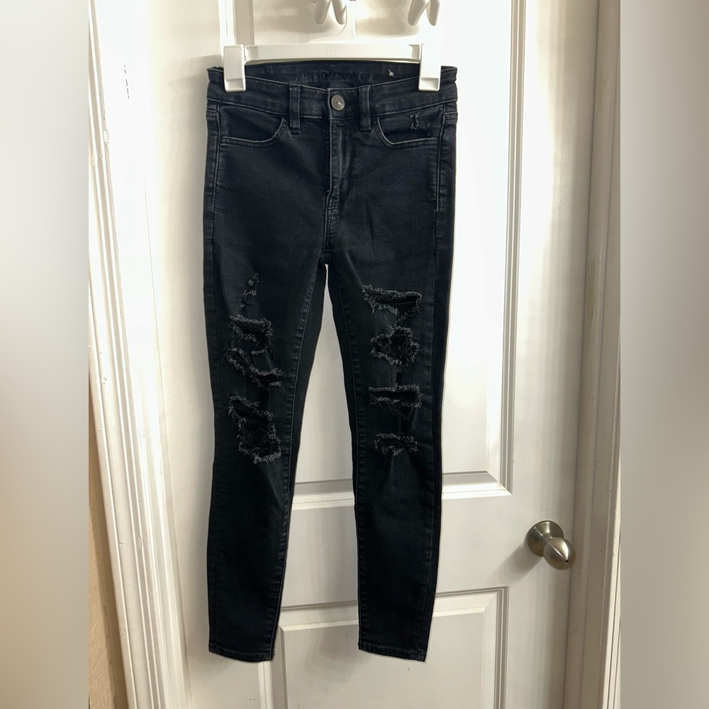 American Eagle distressed jeans SHORT